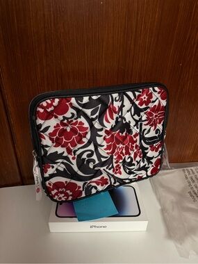 Floral Quilted Tablet Sleeve - Ruby and Onyx designs